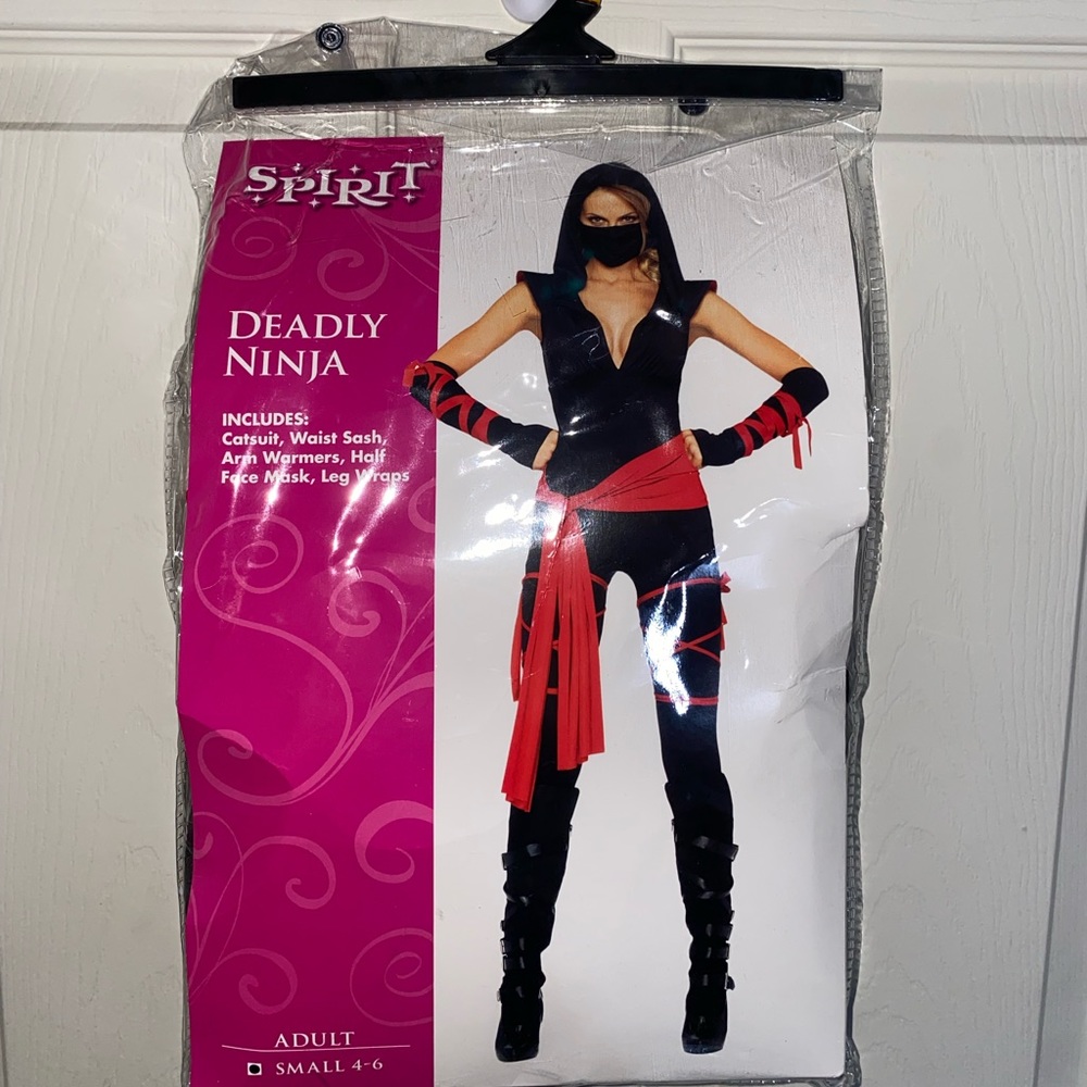 Woman’s deadly ninja costume